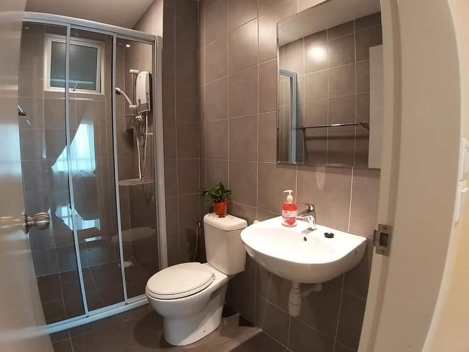 96кв.м. 3 спалень, 2 окремих ванних Квартира в Путраджайя Kampong Tangkas Екстер'єр фото